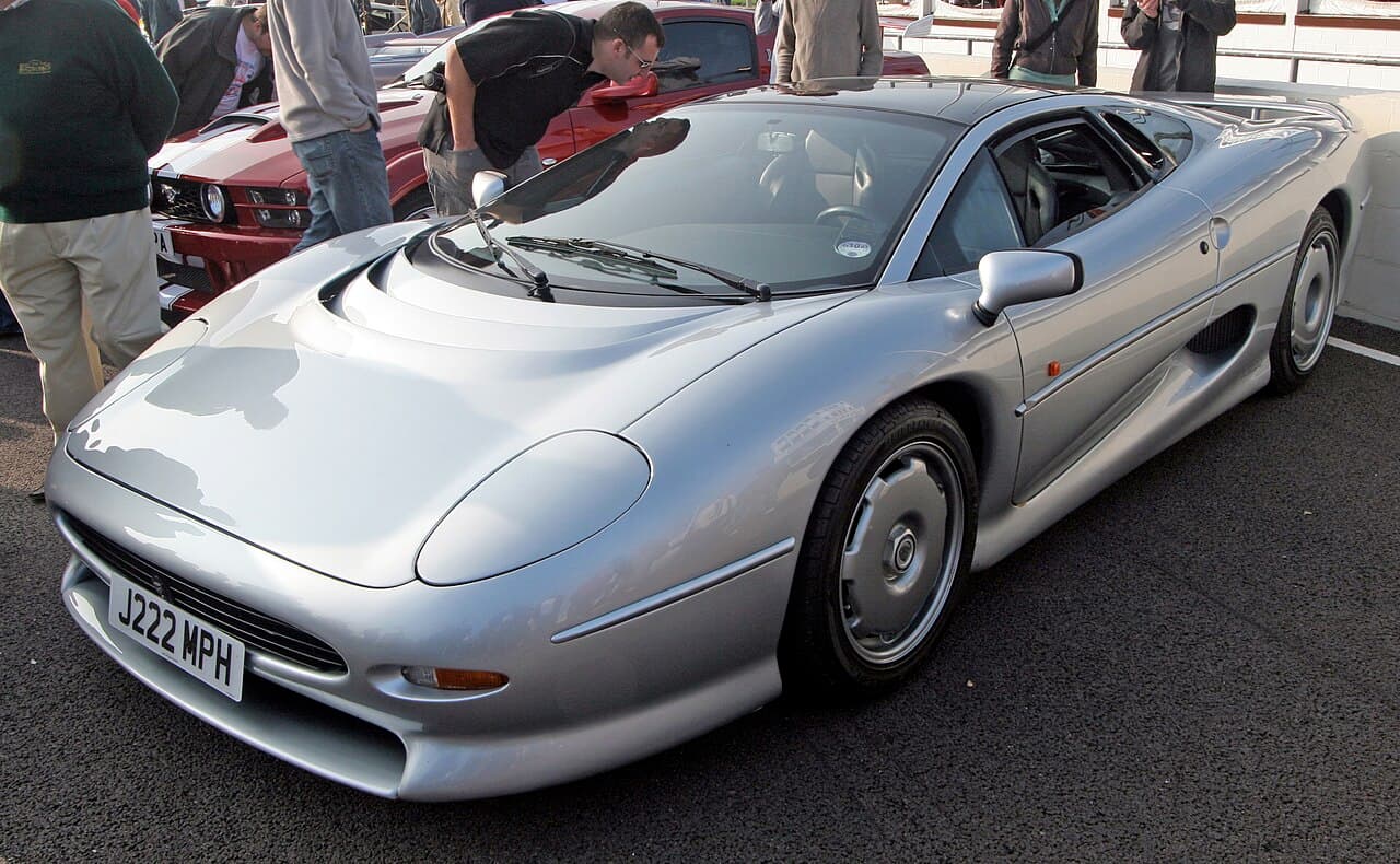 XJ220