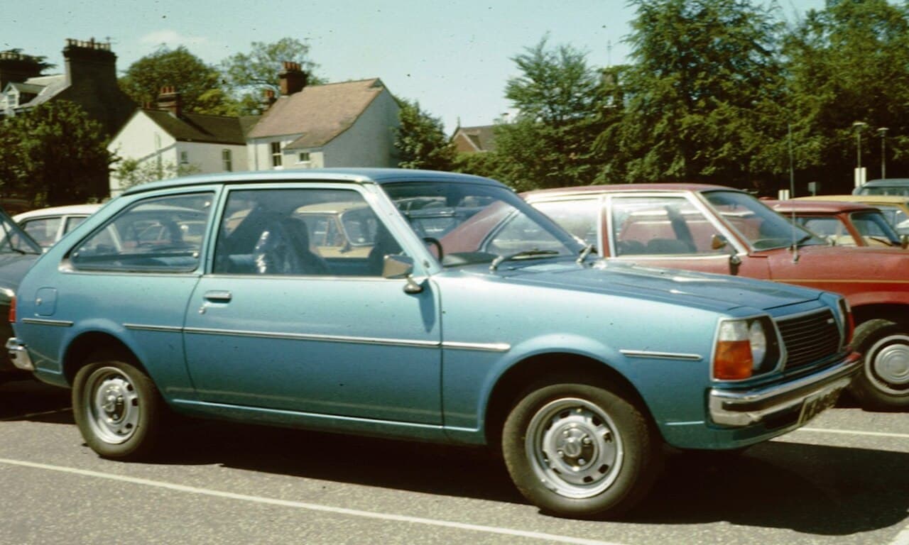 323