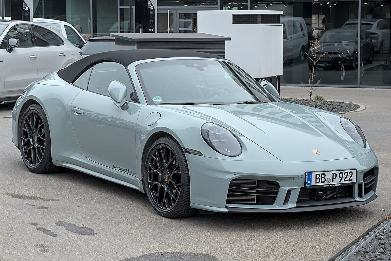 911