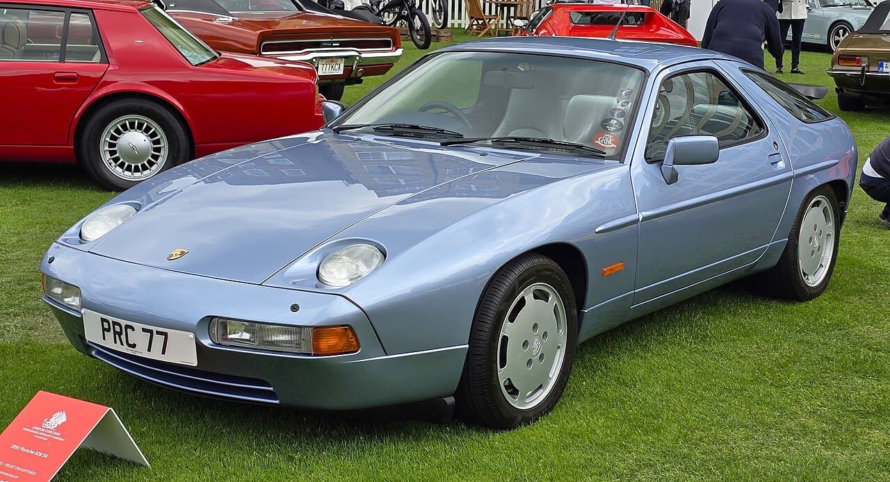 928