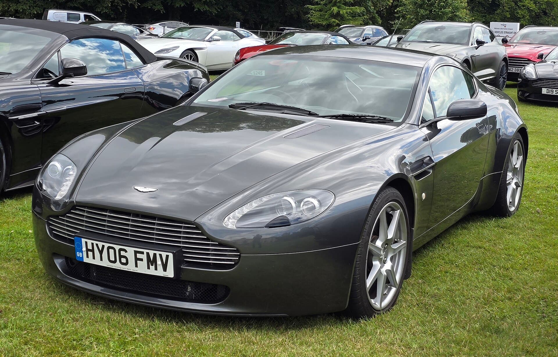 V8 Vantage
