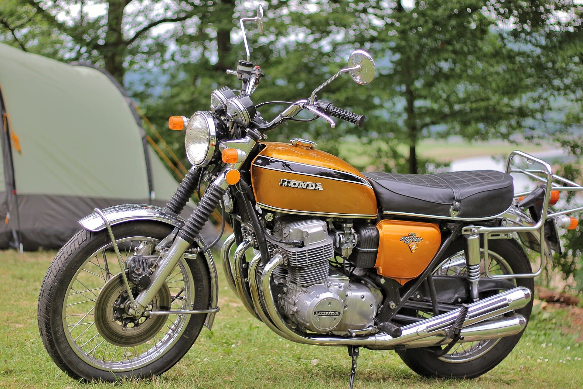 CB750